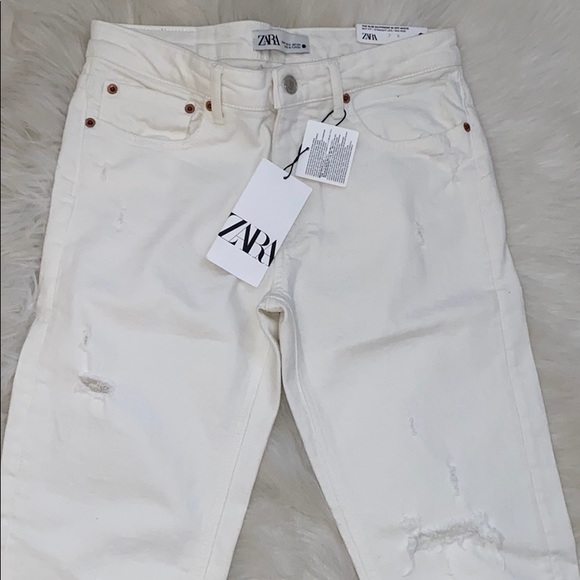 Slim Boyfriend In Off-White - Picture 3 of 4